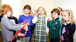 Neues Vorsorge-Programm für Kinder: Zahnpflege als Lebensstil